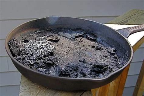 How to Remove Burnt Food from Non-Stick Pan: A Culinary Conundrum and the Art of Letting Go